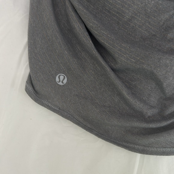 Lululemon Workout top - Picture 3 of 4